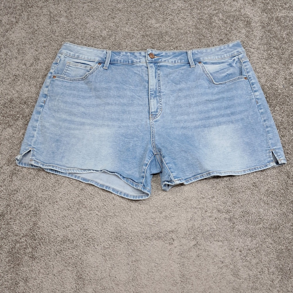 Terra & Sky Women Plus 24W Light Wash Denim Jean Shorts Stretch Side Slit 7440